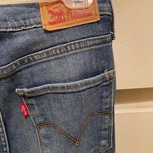 Levi’s straight leg jeans